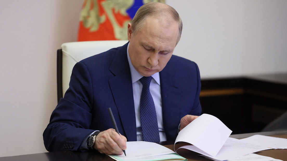 Putin firma decreto para aumentar número de tropas regulares de Rusia