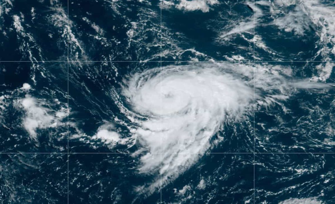 Danielle ya es huracán; no representa peligro