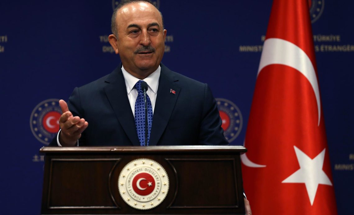 Turquía atribuye a una "provocación de Armenia" los combates con Azerbaiyán