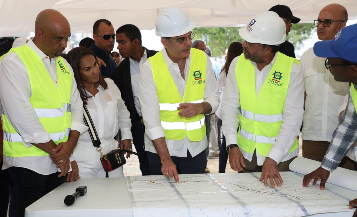 Presidente Abinader inicia trabajos construcción proyecto habitacional en SFM