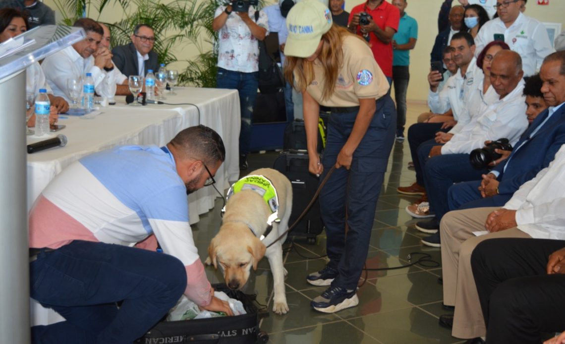 Ministerio de Agricultura,OIRSA y USDA, ejecutan proyecto de unidades caninas en Aeropuertos