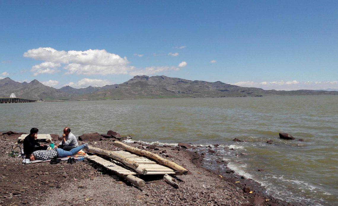 Alertan del peligro de desaparición del lago Urmía en Irán