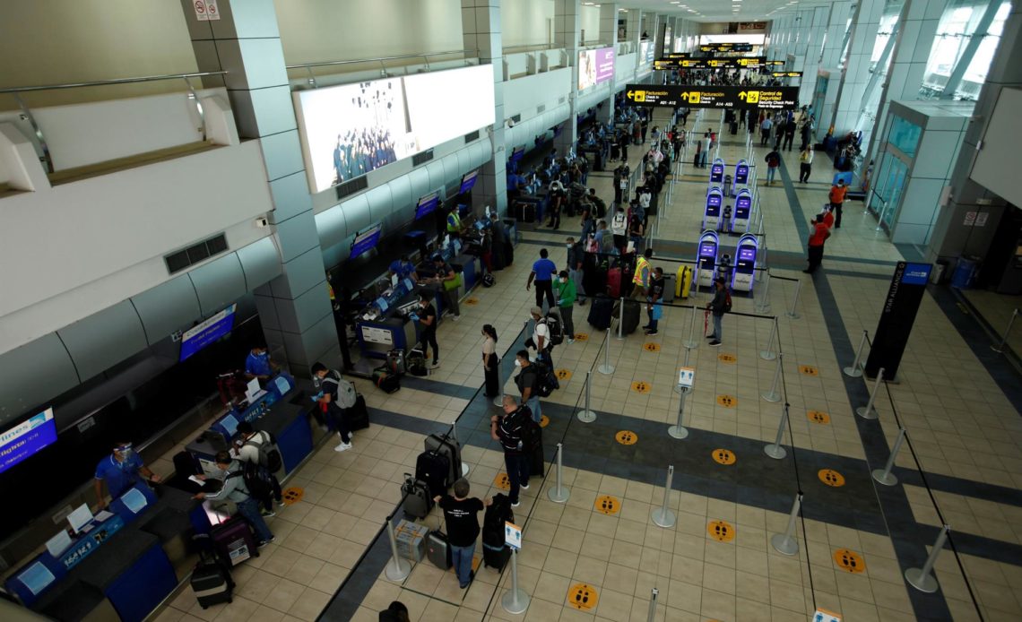 Principal aeropuerto de Panamá suspende operaciones por tormenta eléctrica
