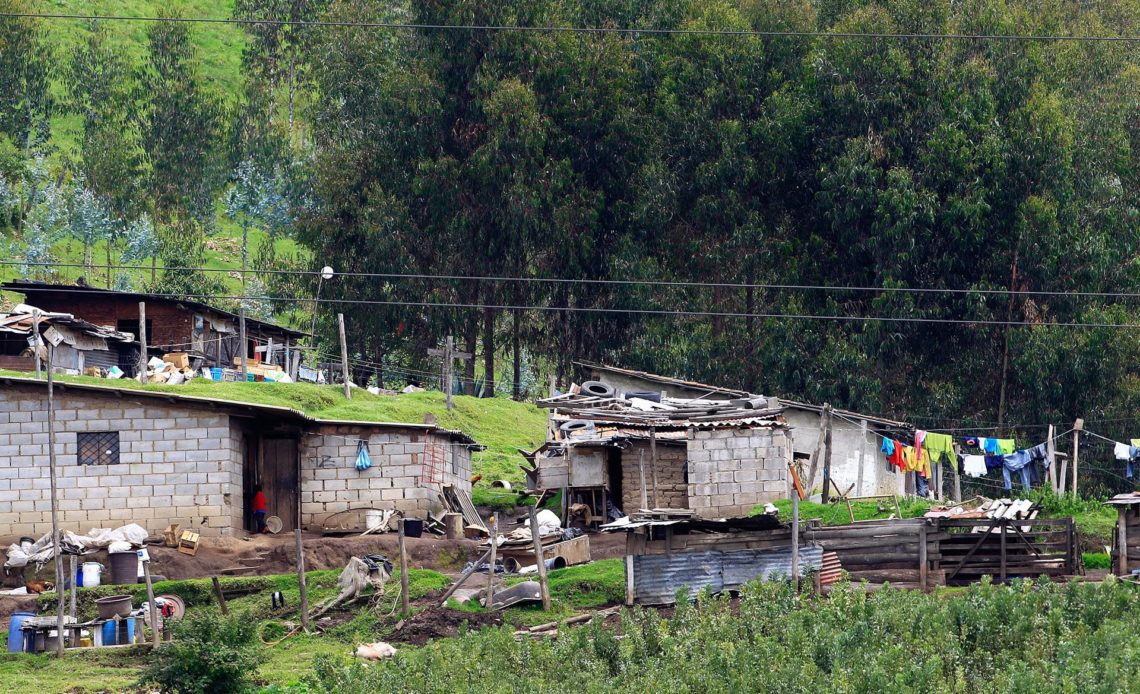El índice de pobreza en Ecuador bajó siete puntos en un año