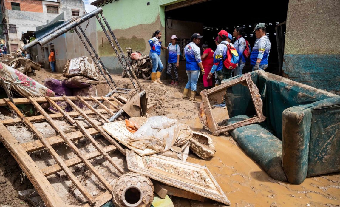 Lluvias inundan 52 comercios y un hospital en región norte de Venezuela