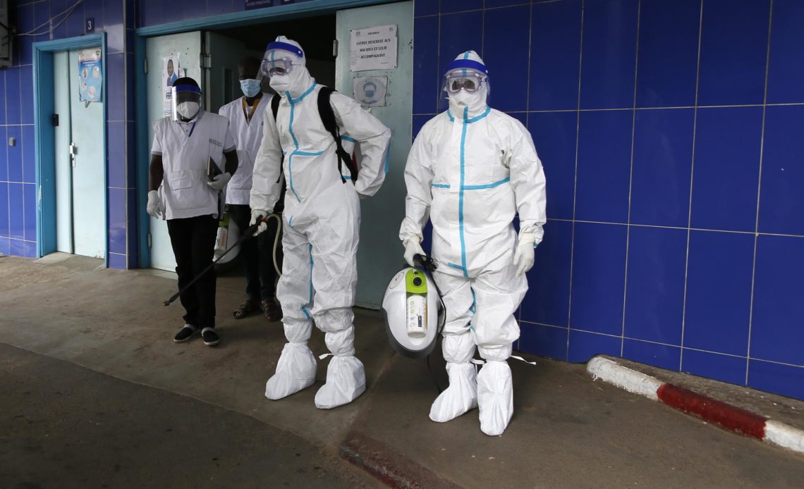 Nueve países de África acuerdan medidas conjuntas contra el ébola en Uganda