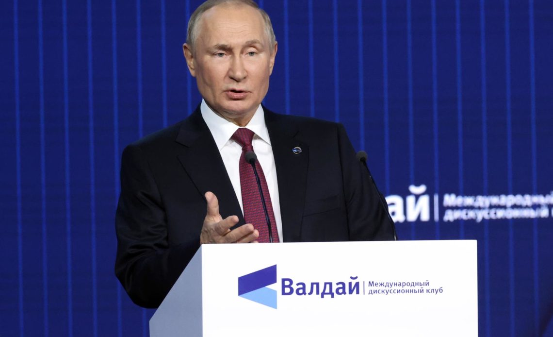 Putin llama al OIEA a inspeccionar las instalaciones nucleares en Ucrania