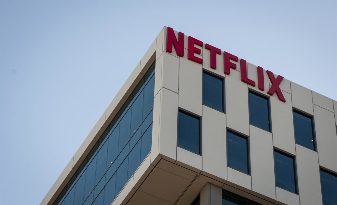 Netflix lanza una suscripción de 6,99 dólares con anuncios de publicidad