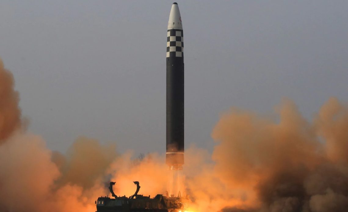Lanzan nuevo disparo de misil norcoreano