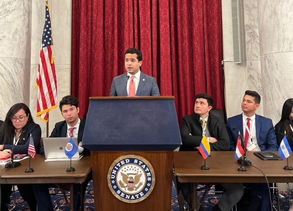 El diputado por el Distrito Nacional, Omar Fernández, manifestó este jueves en un discurso pronunciado en el Senado de los Estados Unidos (EE.UU.), que Haití requiere de mayor atención y acciones de todos los países del hemisferio, ya que la creciente crisis que vive atenta contra la estabilidad de la región.