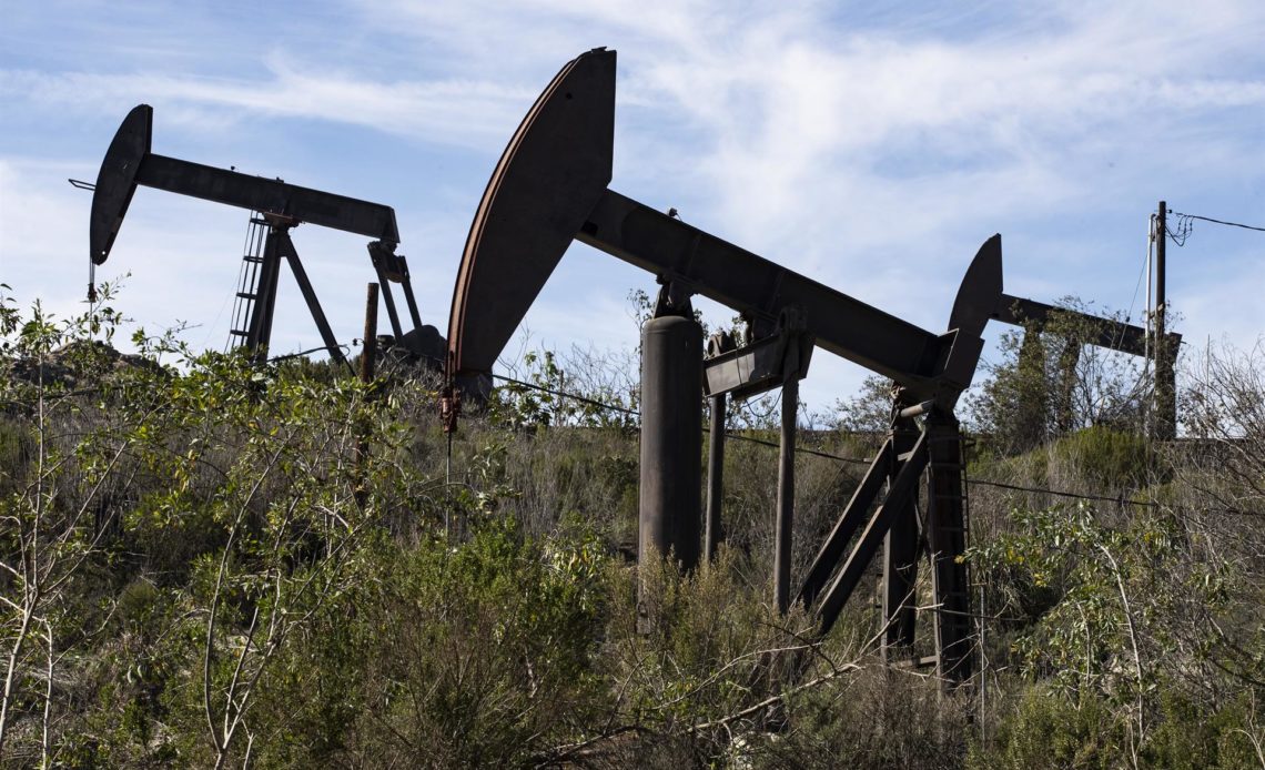 Petróleo de Texas sube un 2.24 %, hasta 77.94 dólares