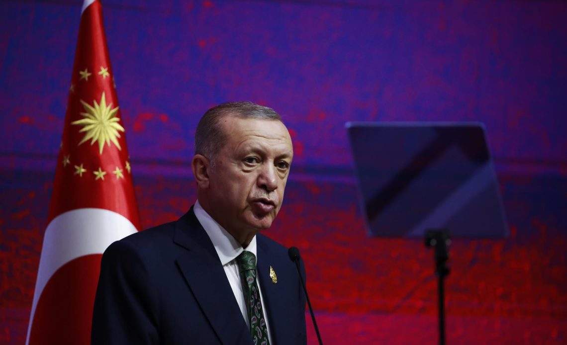 Erdogan relanza proceso de reconciliación con Egipto tras hablar con Al Sisi