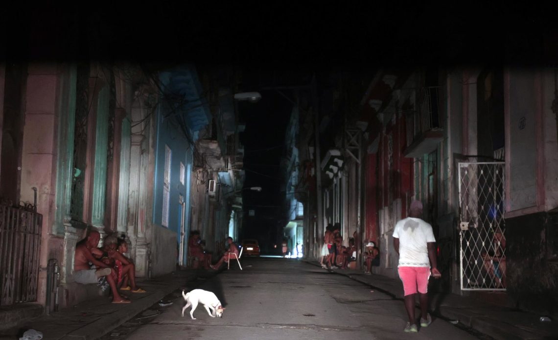 Cuba inicia la semana con apagones en el 37 % del país