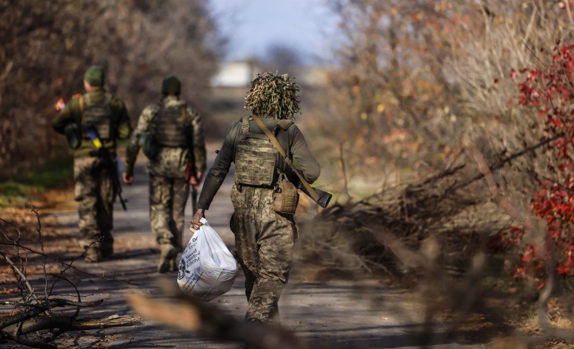 Rusos buscan civiles que se niegan a ser evacuados de Jersón