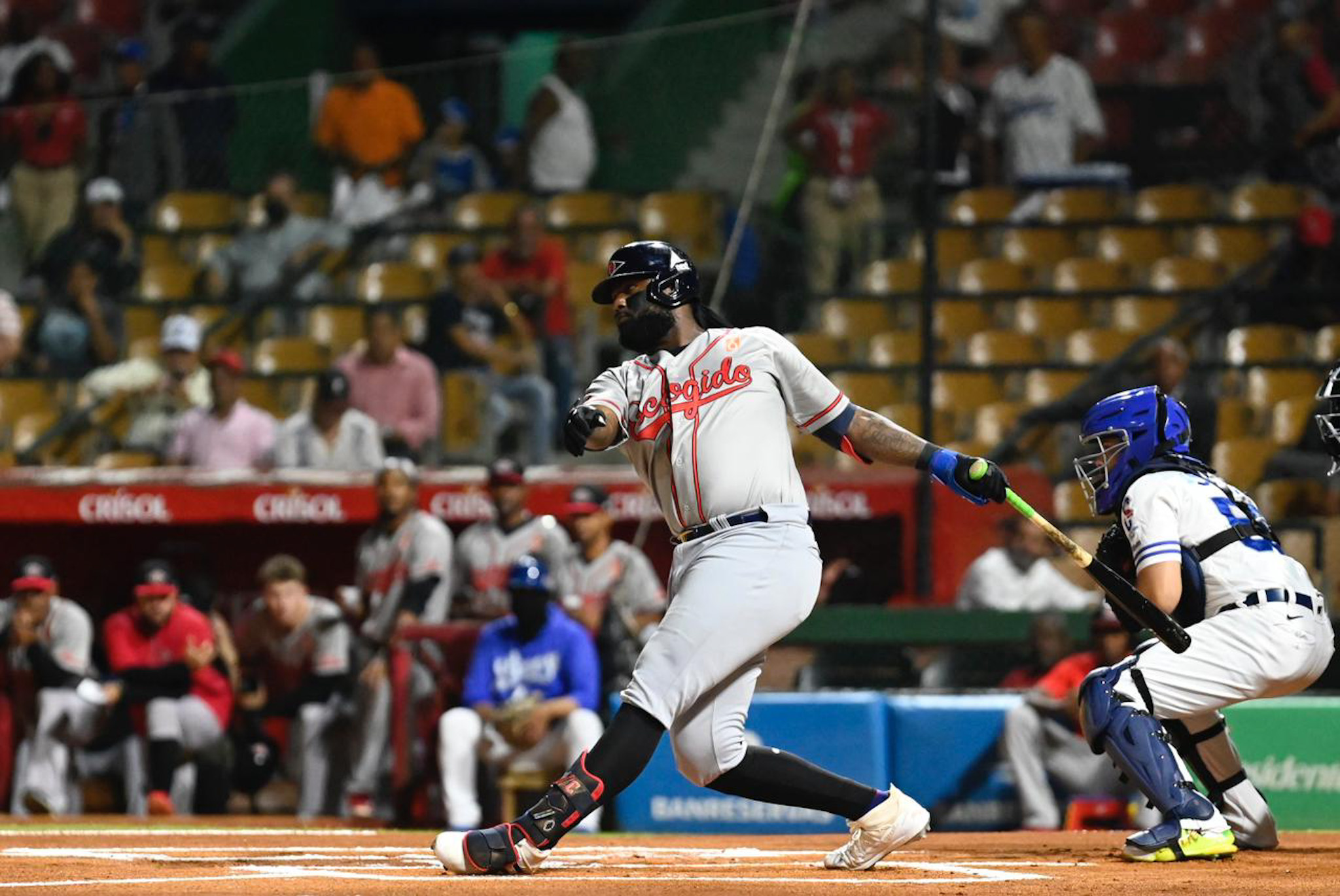 La Mole” Franmil Reyes se arrepintió de jugar con el Escogido - Chispas