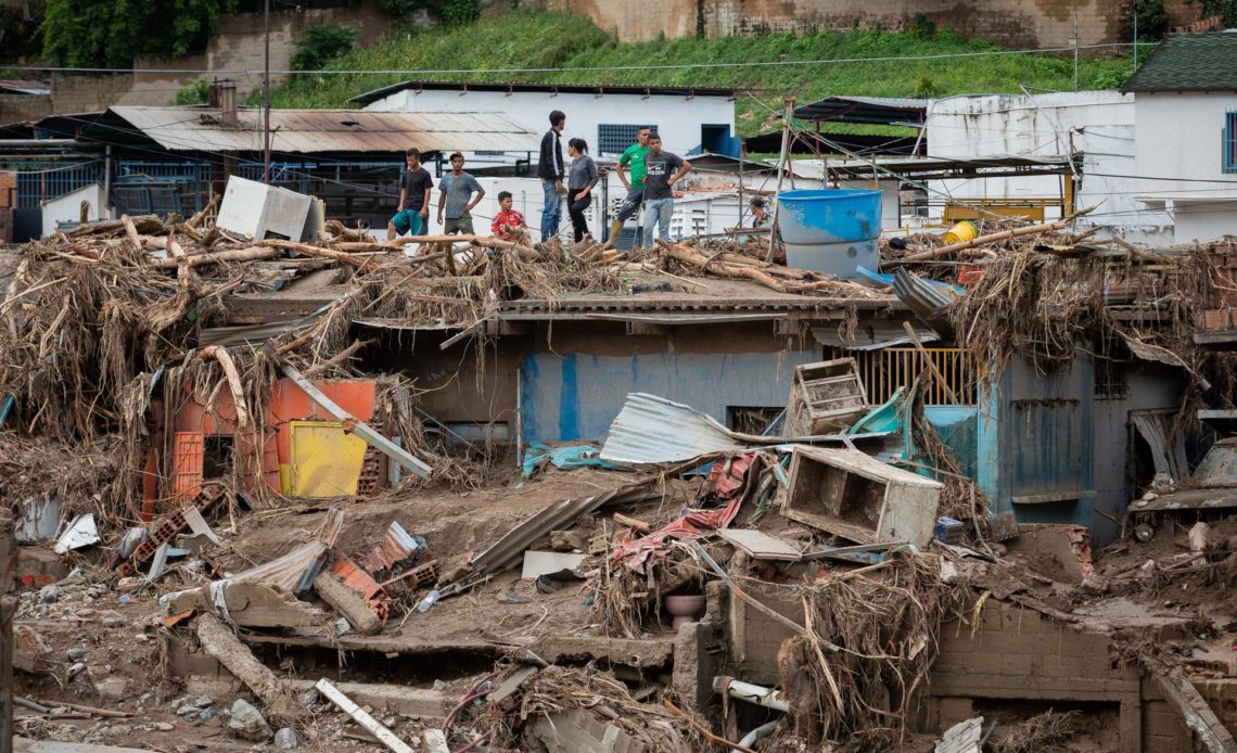 Aumentan a siete los muertos por fuertes lluvias en el noreste de Venezuela