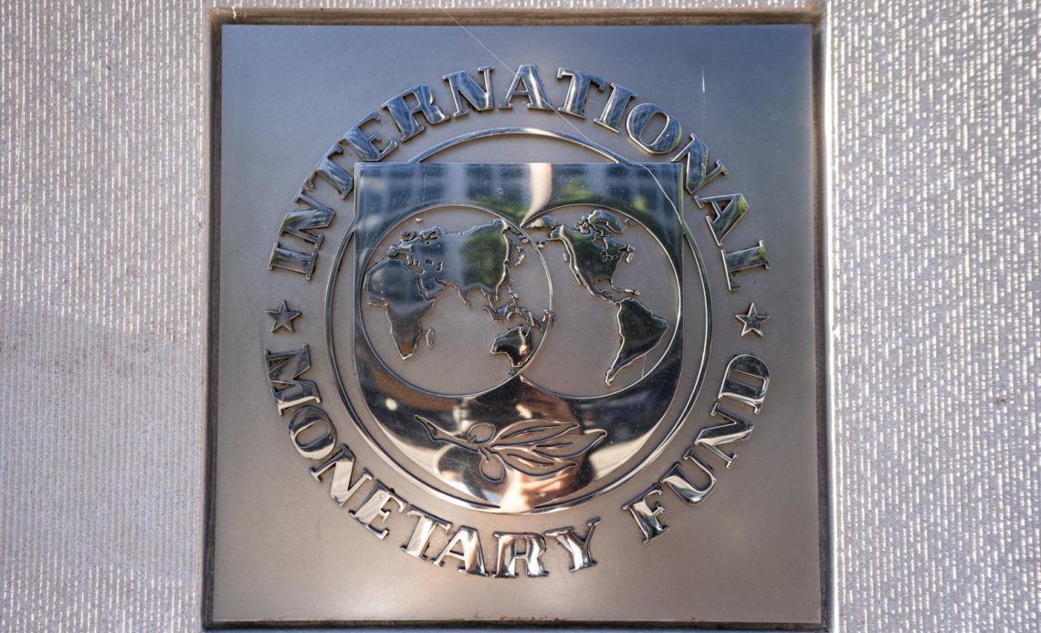 Comitiva argentina viaja a Washington para negociar desembolso del FMI