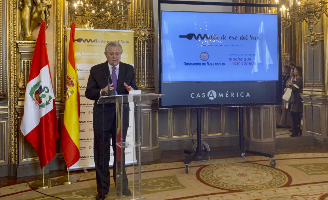 Embajador de Perú en España dimite por el "golpe de estado" de Castillo
