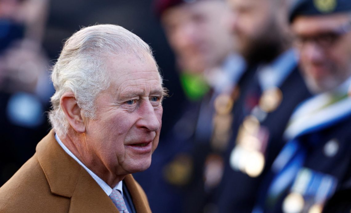 El rey Carlos visita organizaciones benéficas en Luton