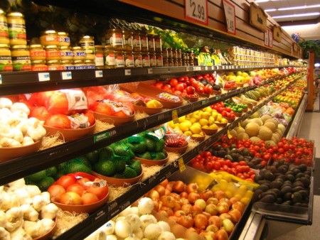 Nueva ley en California obliga a supermercados donar comida que no se vendió