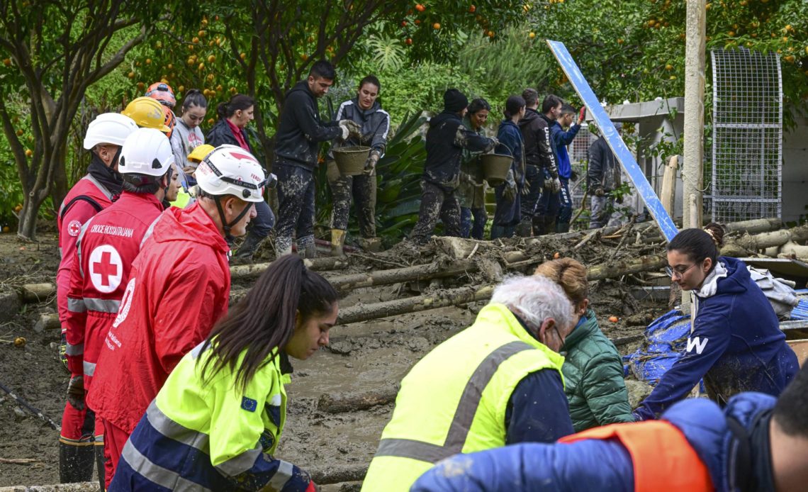Se elevan a 10 los muertos en Ischia tras recuperarse otros dos cadáveres