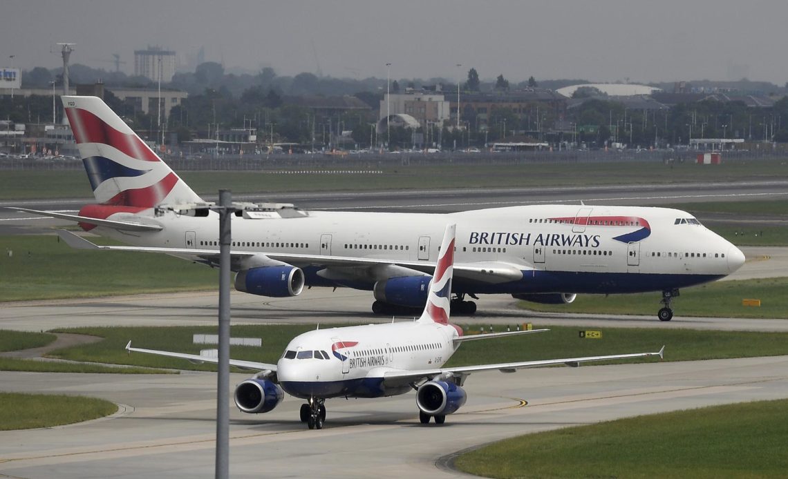 El Reino Unido alerta de posibles retrasos en sus aeropuertos por Navidad