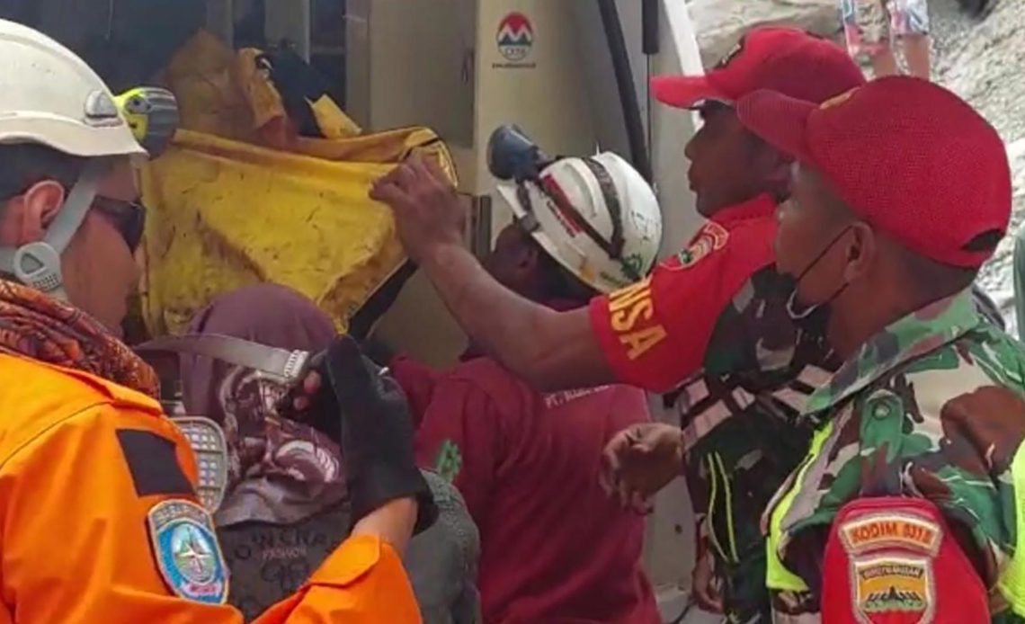 Al menos 9 muertos en una explosión en una mina de carbón en Indonesia