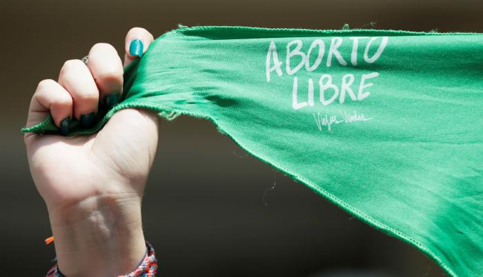 España aprueba el aborto y el cambio de sexo desde los 16 años