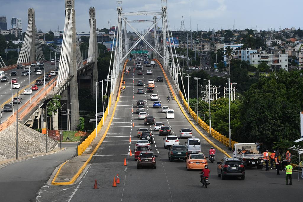 Obras Públicas corregirá falla en juntas del puente Duarte