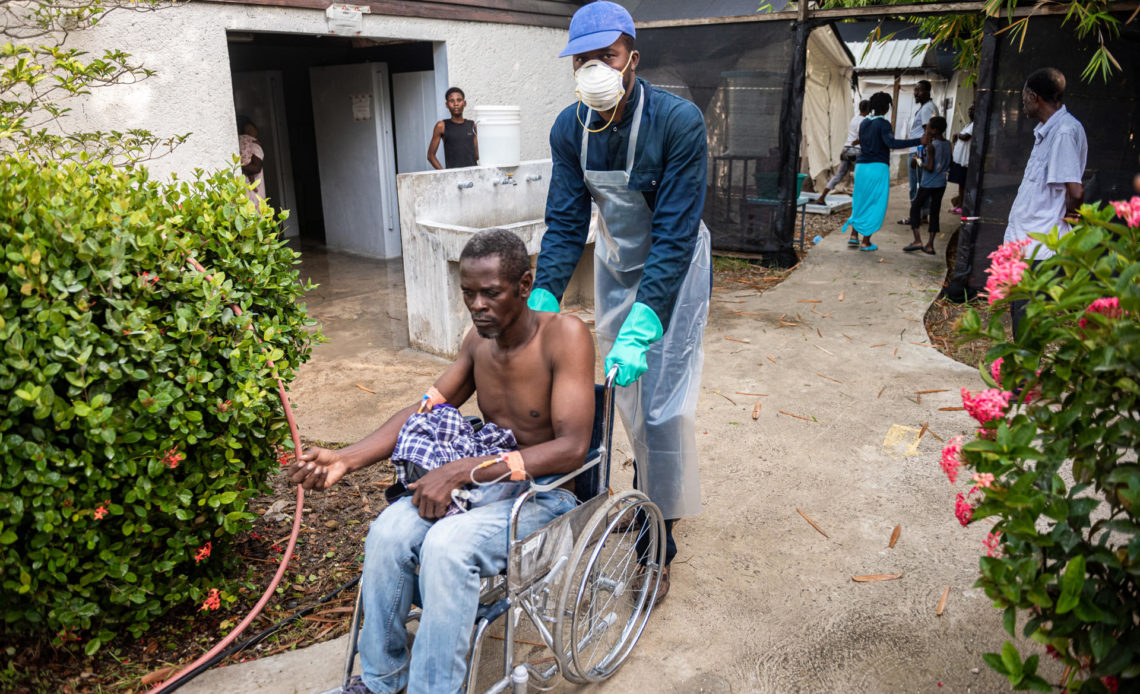 Cruz Roja pide a todos en Haití "respetar" la misión médica y humanitaria