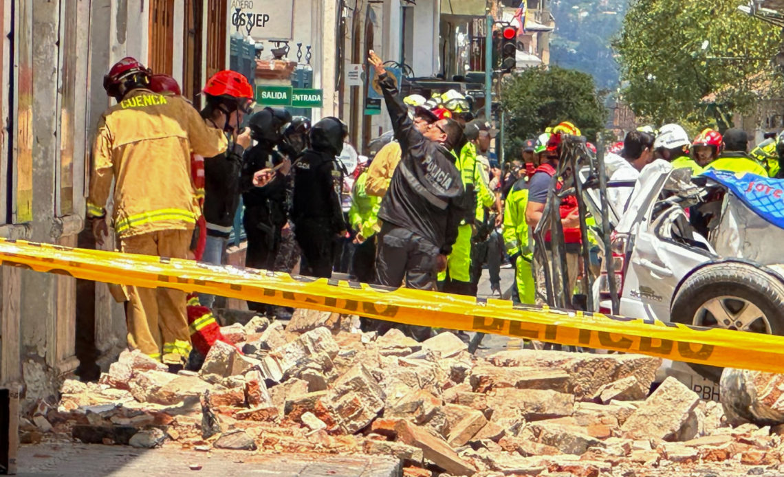 Ya suman 13 los muertos y 126 heridos tras sismo de magnitud 6.5 en Ecuador