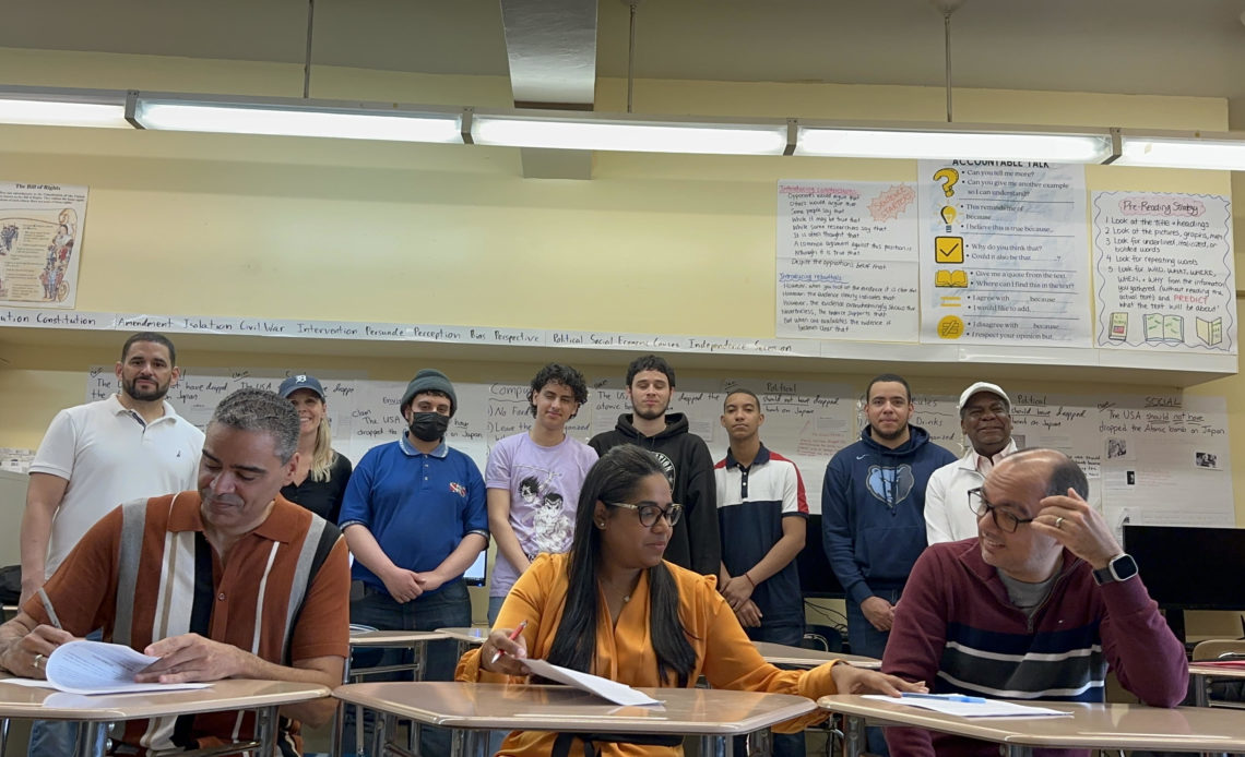 Empresarios dominicanos se asocian con DUSA para capacitar en tecnología a jóvenes del Bronx