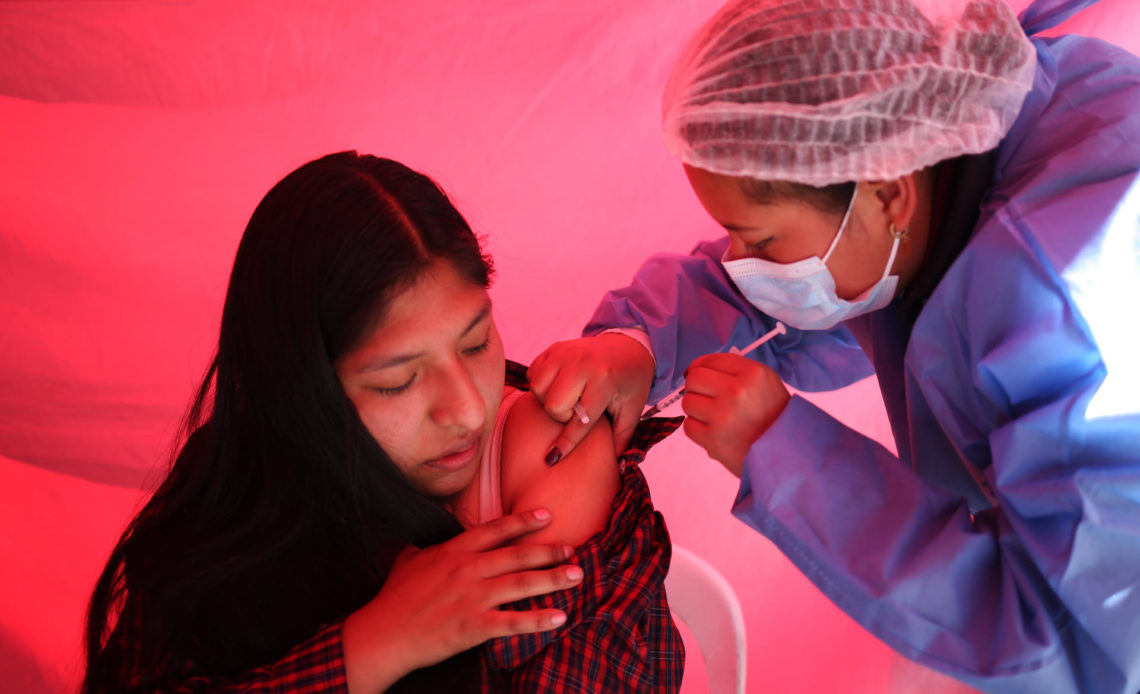Bolivia levanta emergencia sanitaria por covid e ingresa a alerta epidemiológica