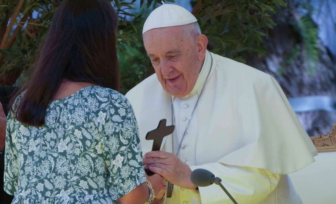 Papa pide a estudiantes en Portugal luchar contra injusticia social y por el medio ambiente