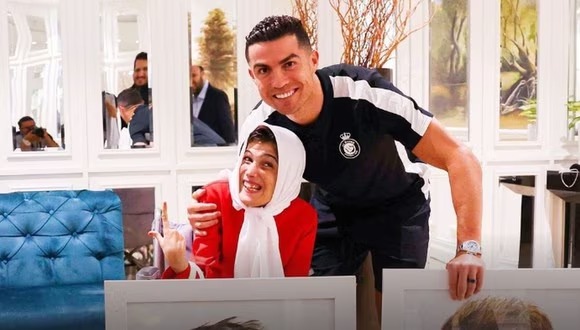Condenan a Ronaldo a recibir 99 latigazos por abrazar mujer soltera en Irán