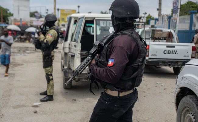 Hombres "fuertemente armados" secuestran secretario general del Alto Consejo de Transición de Haití
