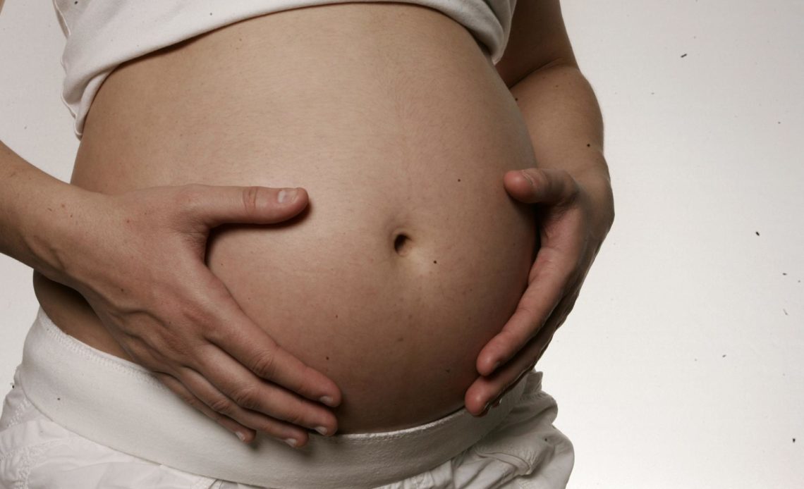 Identifican hormona que causa náuseas y vómitos durante el embarazo