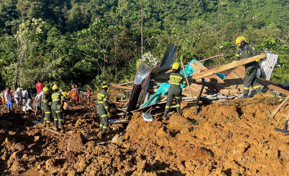 Se eleva a 35 los muertos por derrumbes en departamento colombiano de Chocó