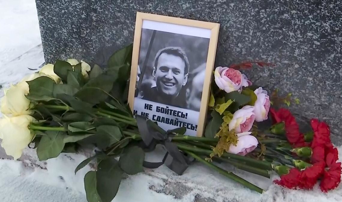 Madre de Navalny presenta demanda en Rusia para exigir entrega del cadáver de su hijo
