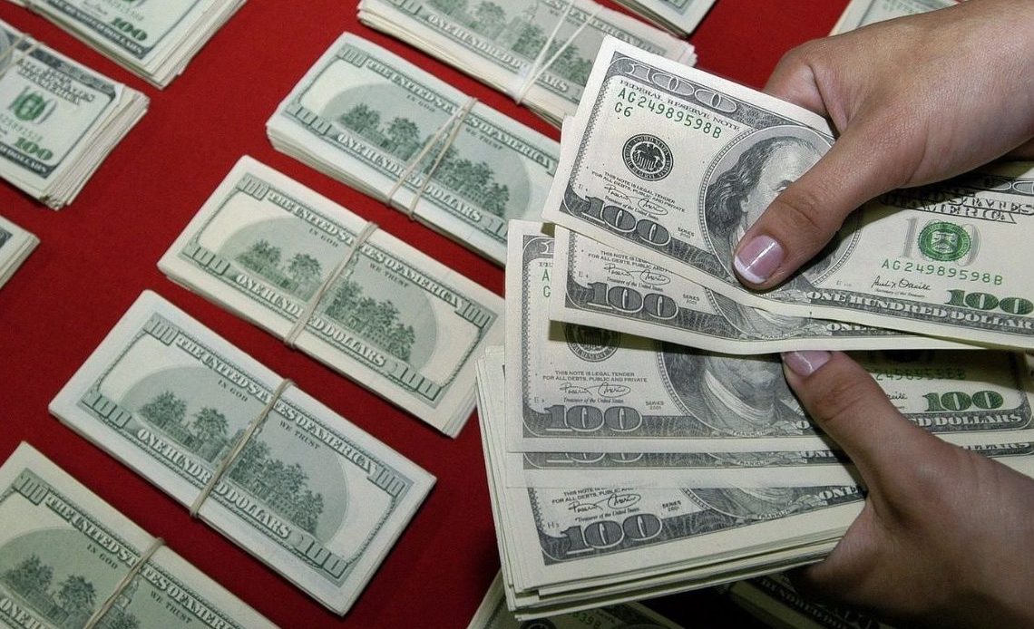 El dólar se cambia este lunes a 59.08 pesos dominicanos para la venta
