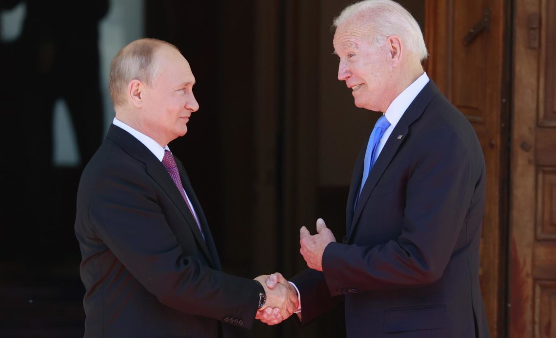 Putin dice que prefiere a Biden como presidente de EEUU y lamenta no haber iniciado antes la guerra