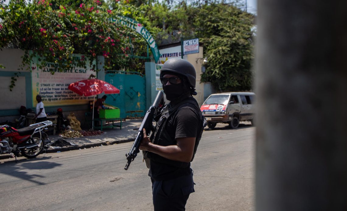 Puerto Príncipe pasó del tableteo de las armas a una relativa calma, este sábado