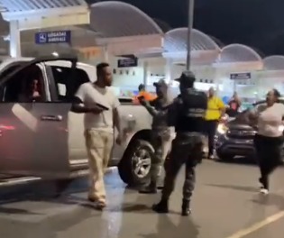 Solicitan prisión preventiva contra hombre que enfrentó agentes en Aeropuerto Cibao