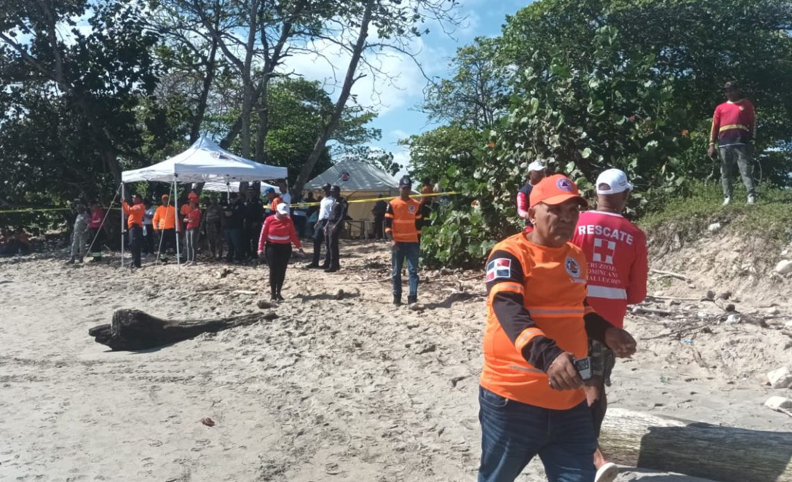 Reanudan búsqueda de tres personas desaparecidas en playa de Puerto Plata