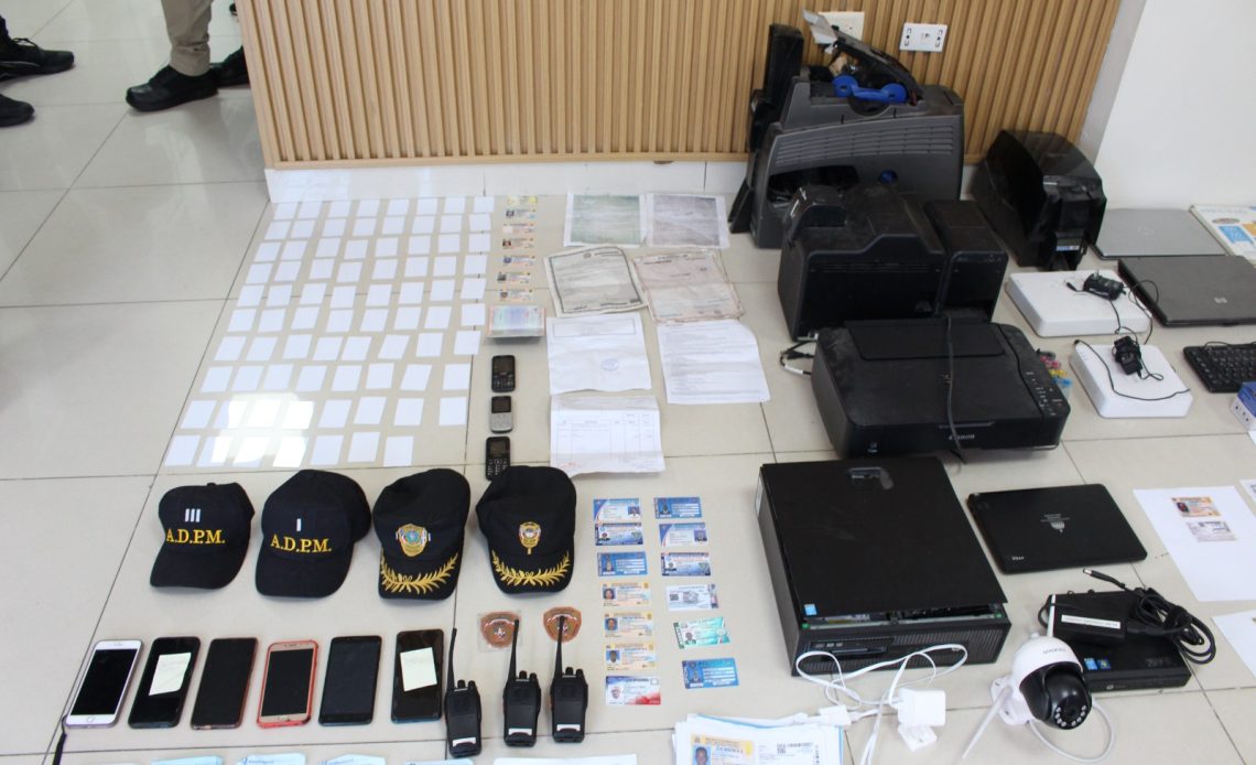 Arrestan 12 presuntos integrantes de estructura delictiva dedicada a falsificar documentos