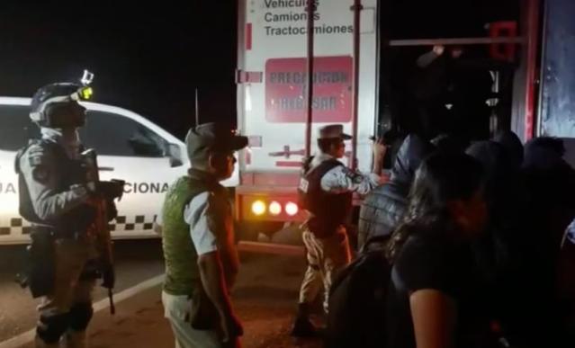 Migrantes fueron encontrados en un camion que se dirigía al Sur de México