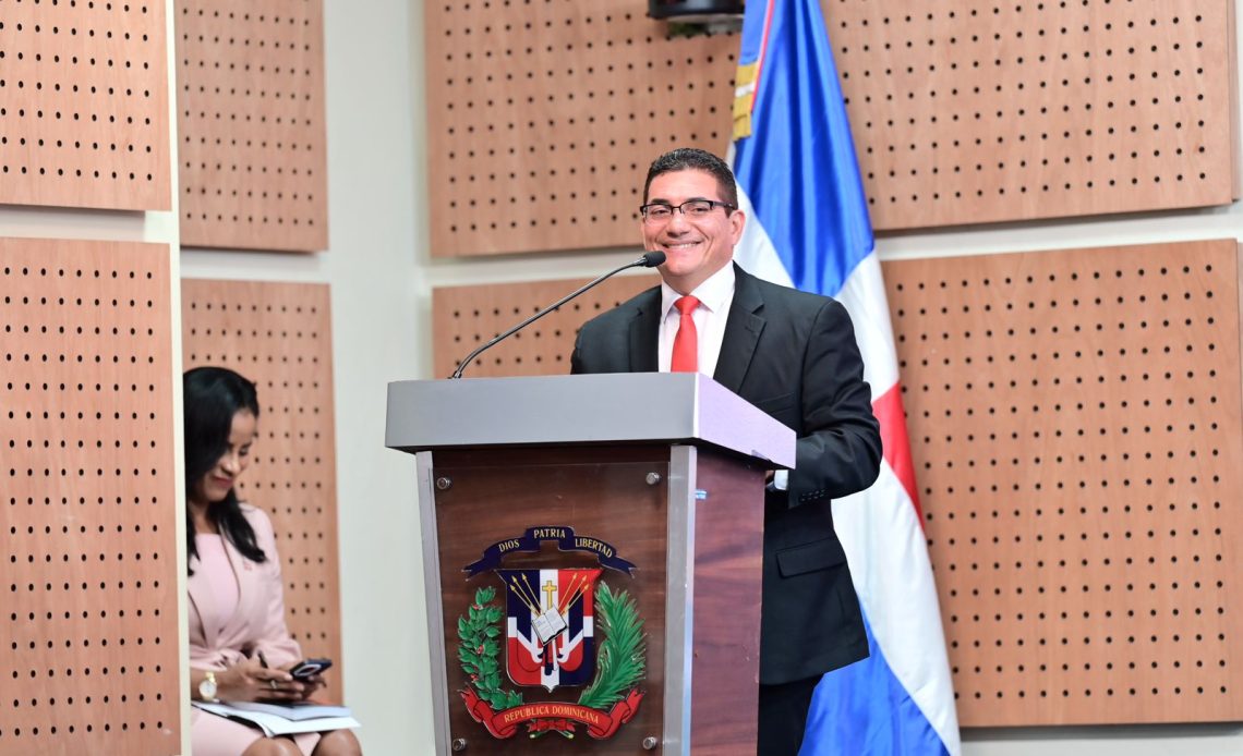 Cámara Alta pone en circulación libro “Técnica Legislativa en República Dominicana”