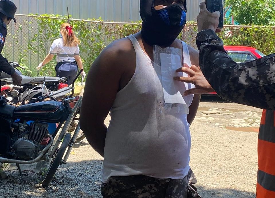 Capturan atracadores que enfrentaron agentes policiales tras asalto en Tamboril