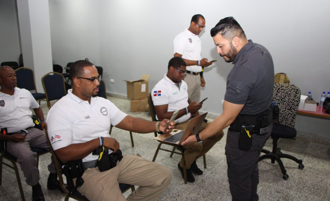 PN culmina curso sobre uso de pistola no letal Taser 7