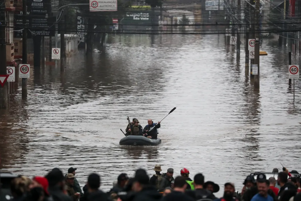 Suben a 148 los muertos por las inundaciones en el sur de Brasil